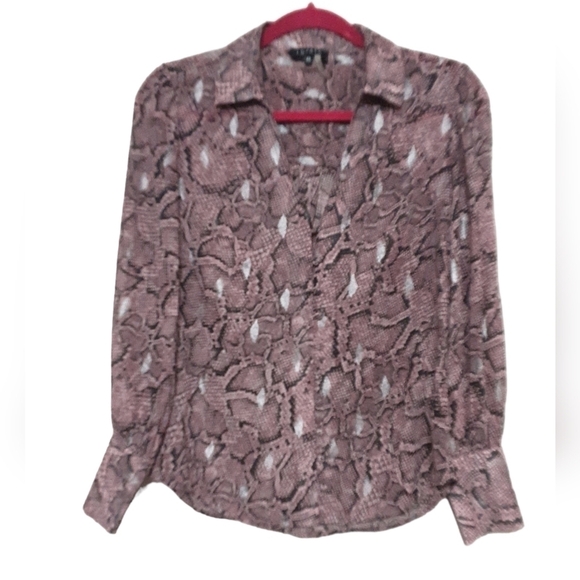 1st state women blouse long sleeves button front snake print new in size XS boho - Picture 5 of 9